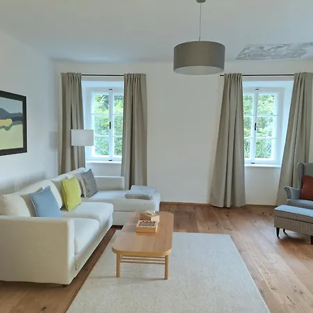 Maria Theresia Berghaus Apartment *